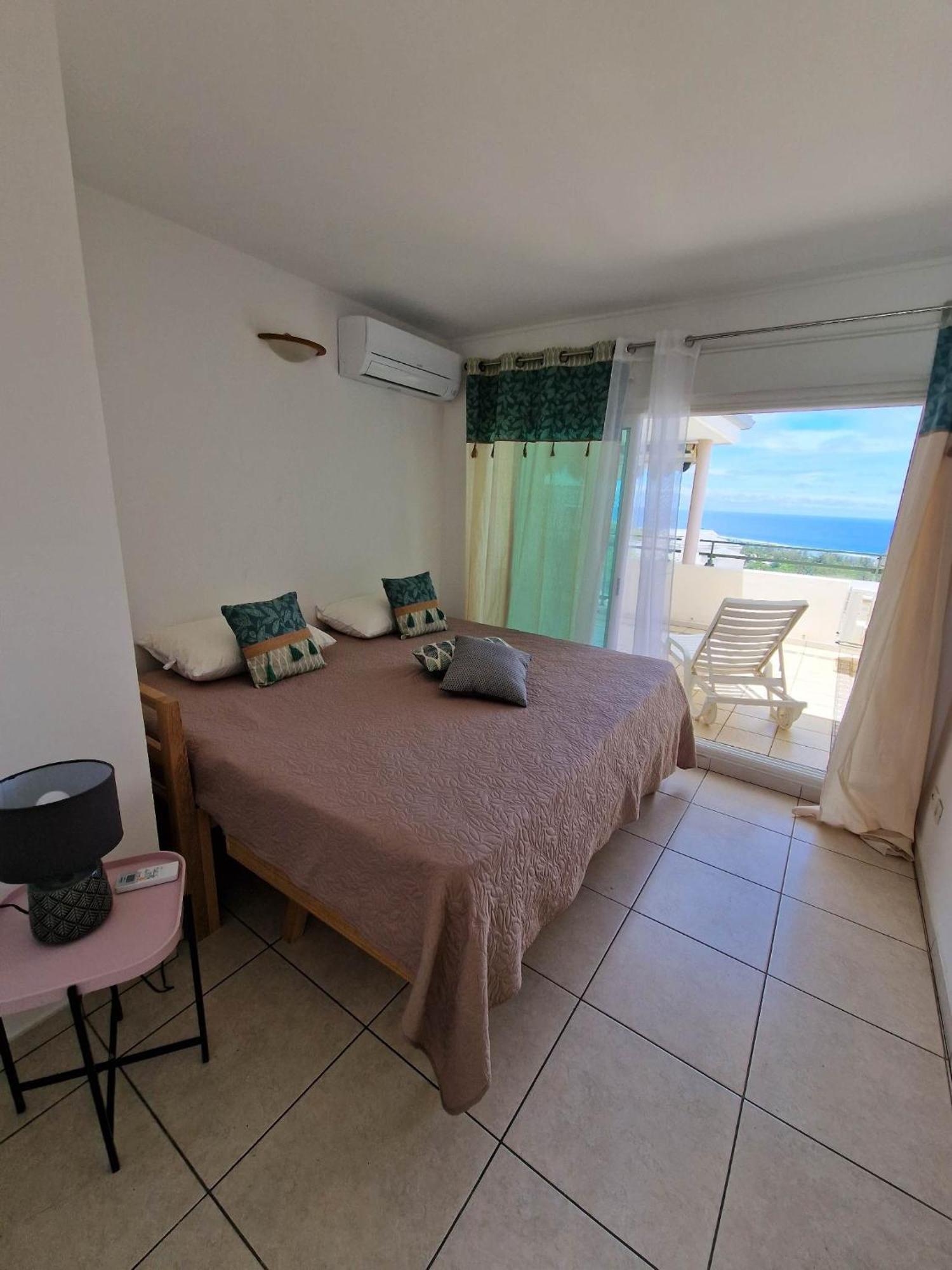 Appartement Villa Sur Le Toit, Vue Mer 圣吉尔莱班 外观 照片
