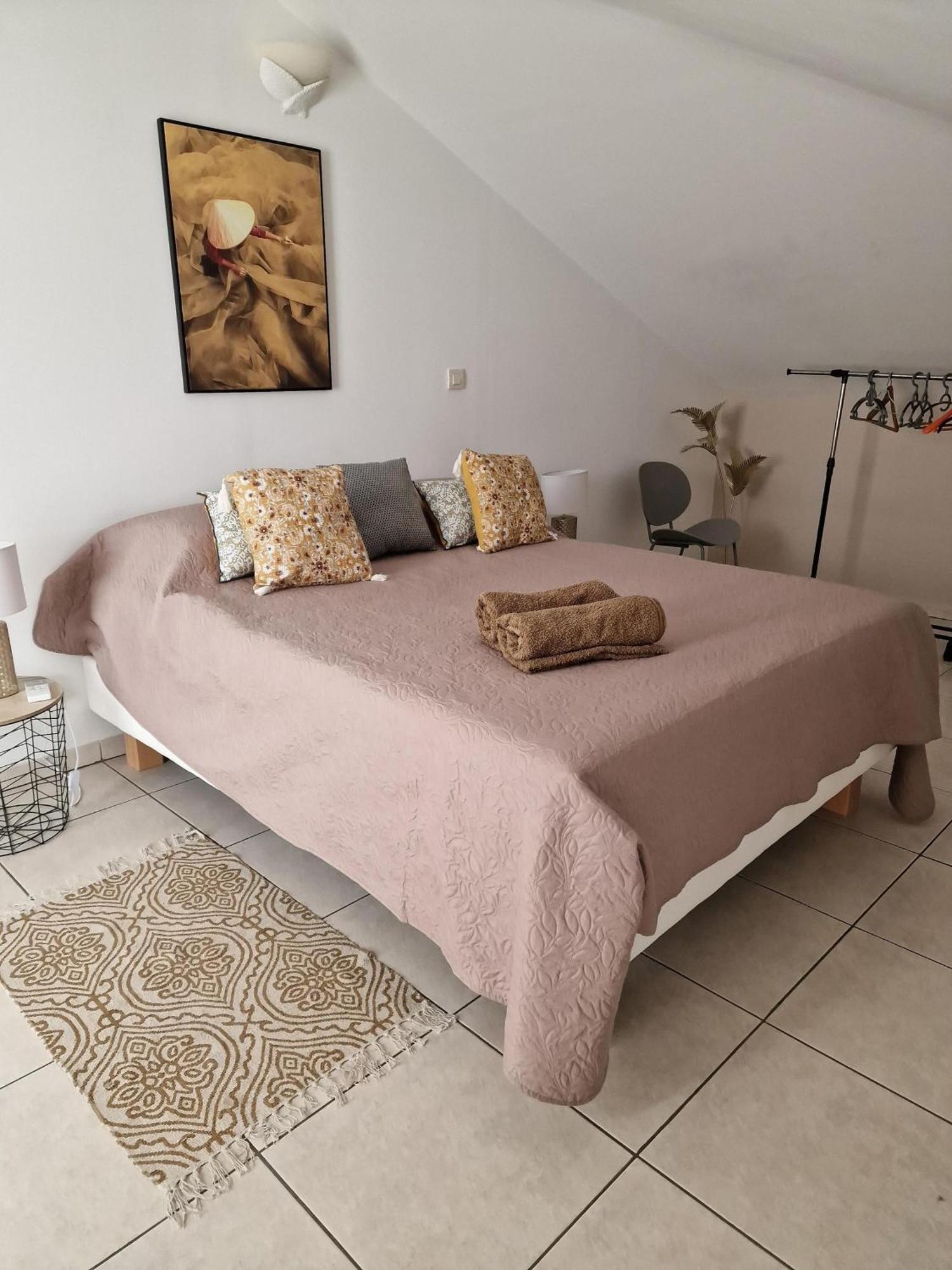 Appartement Villa Sur Le Toit, Vue Mer 圣吉尔莱班 外观 照片