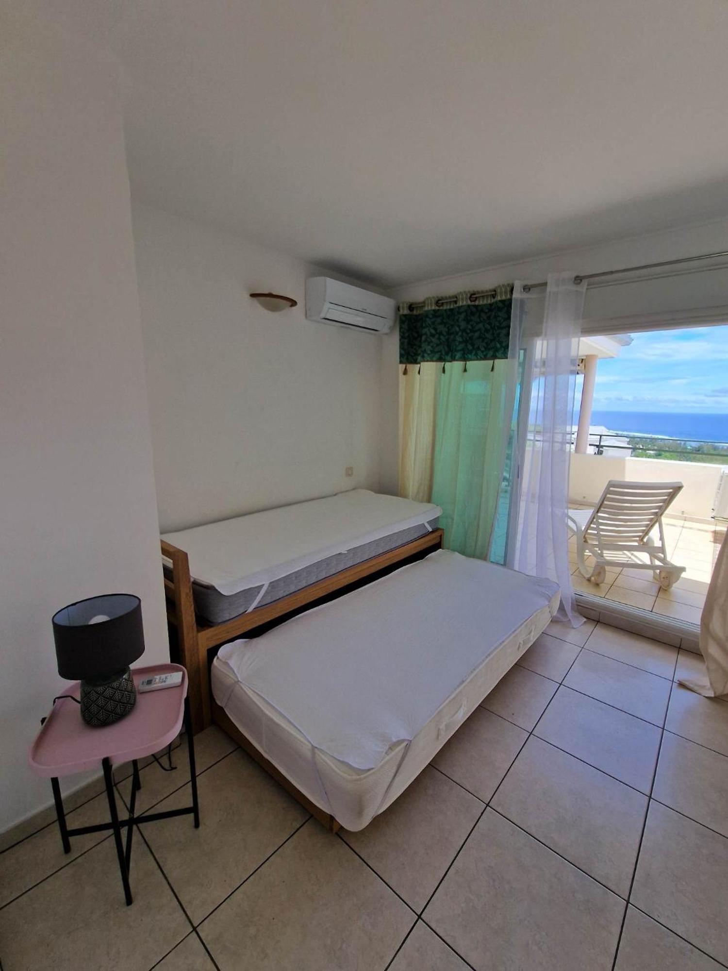 Appartement Villa Sur Le Toit, Vue Mer 圣吉尔莱班 外观 照片
